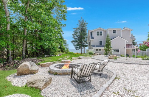 Wareham House | BAYVIEW New! 3BR/3 FB Sandy Beachfront Oasis w/views over Buzzards Bay to Cape!