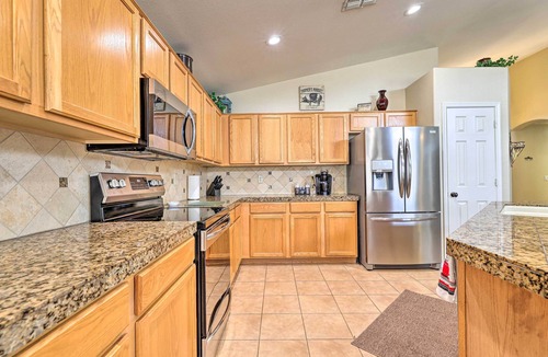 Roseview House | BBQ-Ready Oasis Near Golfing + Surprise Stadium!