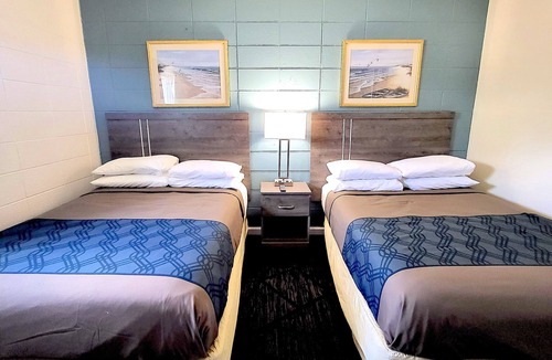 Northeast Virginia Beach Hotel | Beach Carousel Motel