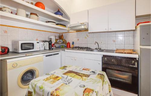 Venzolasca House | Beach Front Home In Venzolasca With Wifi