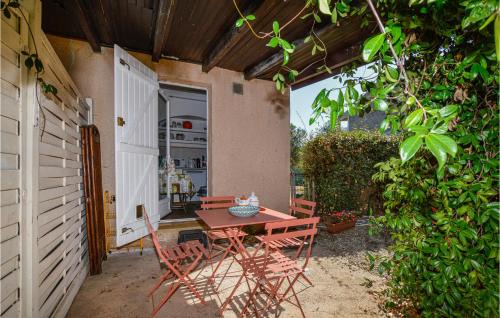 Venzolasca House | Beach Front Home In Venzolasca With Wifi