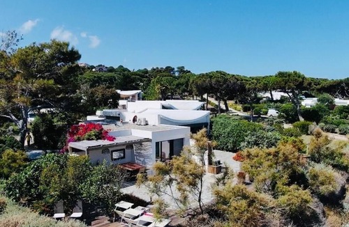 Marine de Saint Ambroggio House | Beach house on the water. Marine de Sant ambroggio