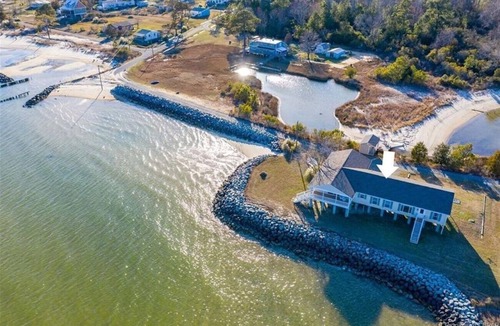 White Stone Villa | Beach house with private beach, kayak and canoe
