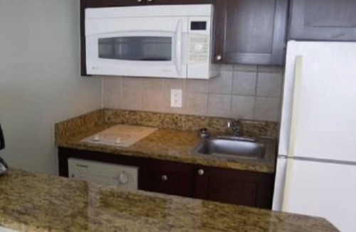 Northeast Virginia Beach Condo | Beach Quarters Resort, Oceanfront 7/6-7/13-1BR/1BA, sleep 6