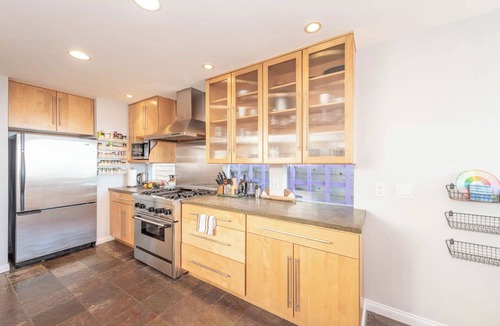 Del Mar Heights House | Beach Resort Home w/Ocean Views + Jacuzzi & Sauna!