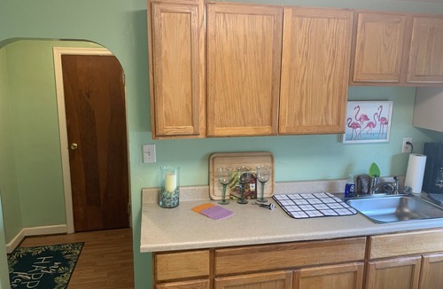 Bayview Apartment | Beach Side Studio #3 - Pet Friendly, WiFi, Off-Street Parking, Large Smart TV