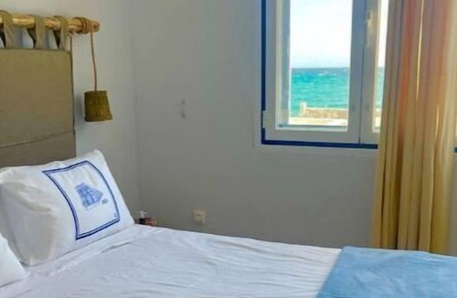 Ormos Korthiou House | Beachfront Bliss in Korthi