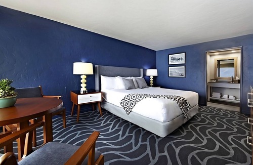 Monterey House | Beachfront Tranquility: Ocean Views & Sandy Toes