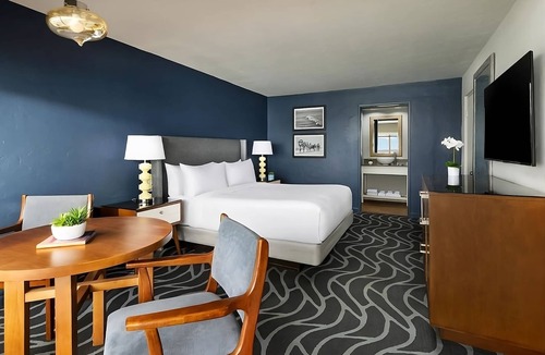 Monterey House | Beachfront Tranquility: Ocean Views & Sandy Toes