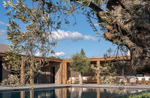 Kilada House | Beachfront Villa Oneiro with Sea Views, Villa