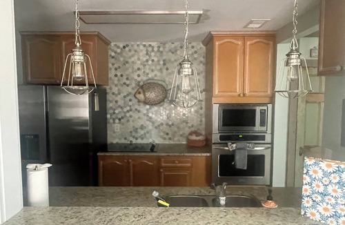 Mount Pleasant House | BeachY Coastal Coastal Cottage 5 min to IOP Beaches 15 to Dowtn - Newly Updated