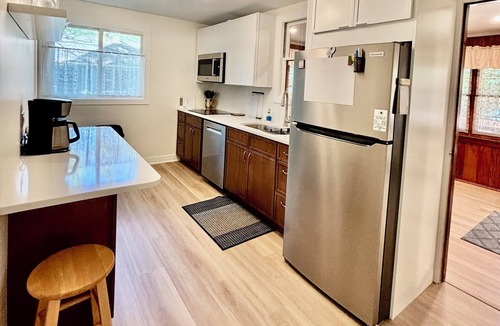 Michiana House | BeachyBu 3-bedroom Michiana cottage 2 blocks to Lake