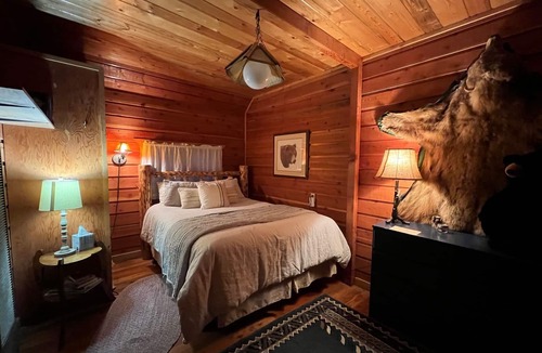 Blacktail Bed & Breakfast | Bear Creek Guest Ranch