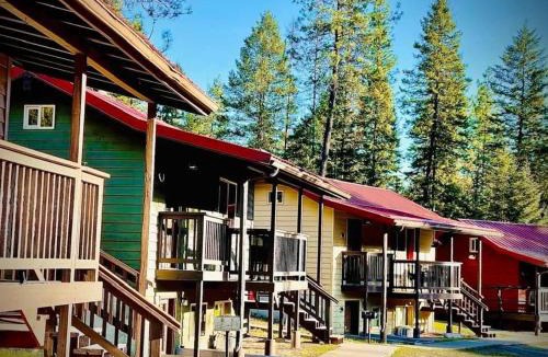 Thompson Falls Hotel | Bear creek resort