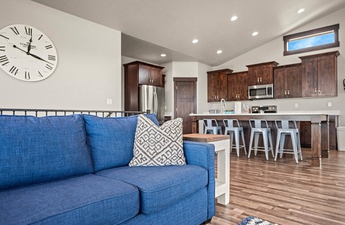 Sweetwater House | Bear Lake Cabin · Sleeps 22 · Ideal Beach Resort