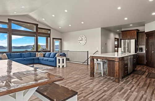 Sweetwater House | Bear Lake Cabin · Sleeps 22 · Ideal Beach Resort