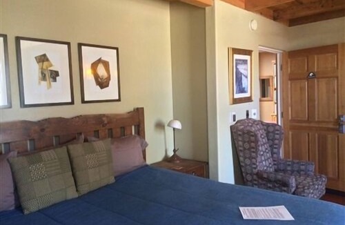 Tyrone Hotel | Bear Mountain Lodge