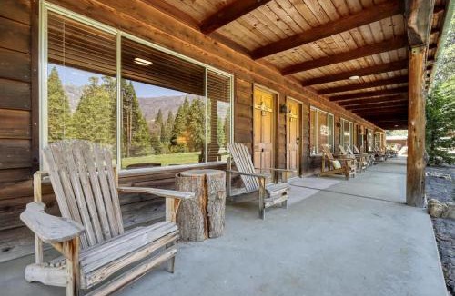Springville Hotel | Bear's Den @CN Lodge #5