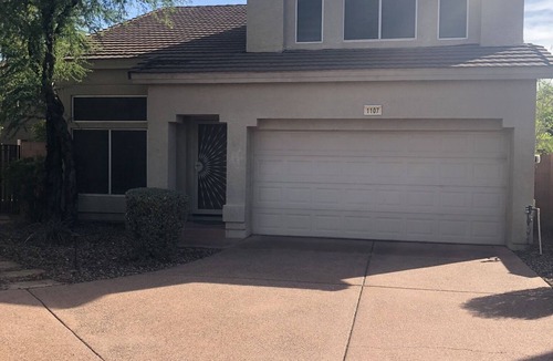 North Scottsdale House | Beautiful 2 BR Plus Loft, Attached 2 Car Garage, Recently Updated!