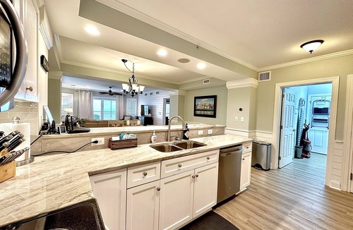 Isle of Palms Condo | Beautiful 3 Bedroom Oceanfront Condo. Walking Distance to Everything