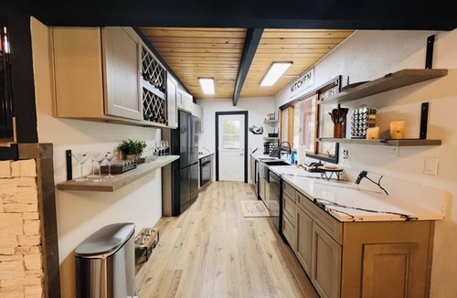 Wrightwood House | Beautiful 3-bedroom Chalet in Wrightwood perfect for your getaway