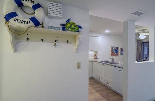 Seabrook Island House | Beautiful 3 BR 3 Bathroom Villa! Neighborhood Pool! Amenity access available for purchase!