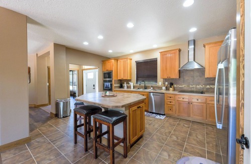 Mountain Home Cabin | Beautiful 4-bedroom cabin in Featherville, Idaho.