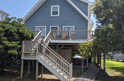 Nags Head House | Beautiful 4 bedroom, spacious, home located right on the water