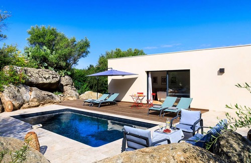 Corbara Villa | Beautiful Contemporary Villa with Spacious Rooms and Stunning Sea Views