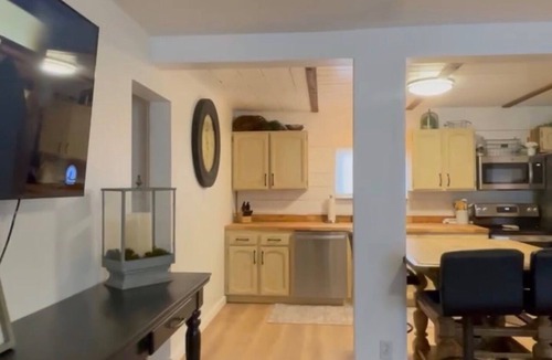 Missoula House | Beautiful Cottage with private fenced yard and fire pit!
