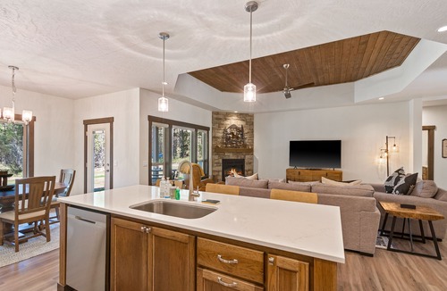 Priest River House | Beautiful dog-friendly home close to river w/central AC, deck, W/D, RV parking