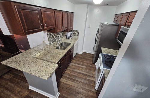 North Newport News Condo | Beautiful fully renovated two bedroom condo