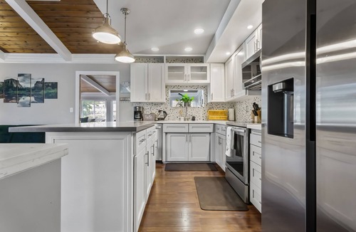 North Fork House | Beautiful Fully Stocked and Pet Friendly Home Near Yosemite and Bass Lake!