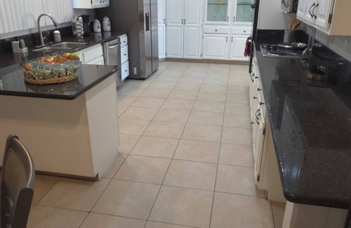 Palm Springs House | Beautiful home close to Coachella Stagecoach, PGA west, and The Thermal club.