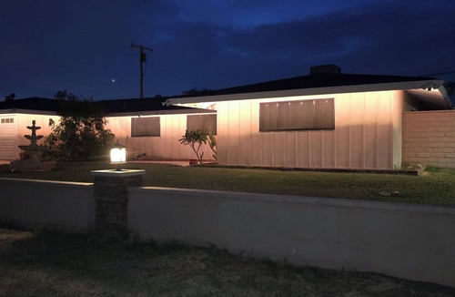 Palm Springs House | Beautiful home close to Coachella Stagecoach, PGA west, and The Thermal club.