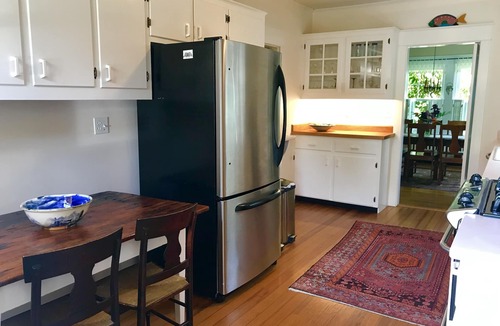 Fifth Ward House | Beautiful home/neighborhood, near mansions, beach, Cliff Walk, town, 30 day min
