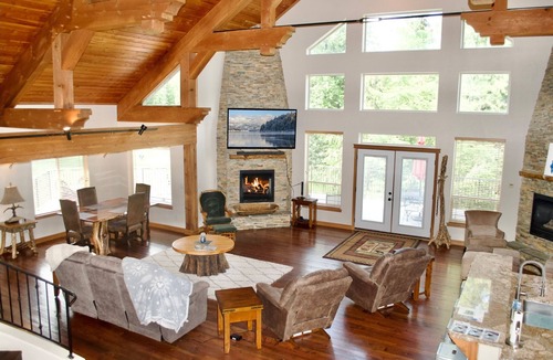 Priest River House | Beautiful home on the 10th green on Priest Lake Golf Course