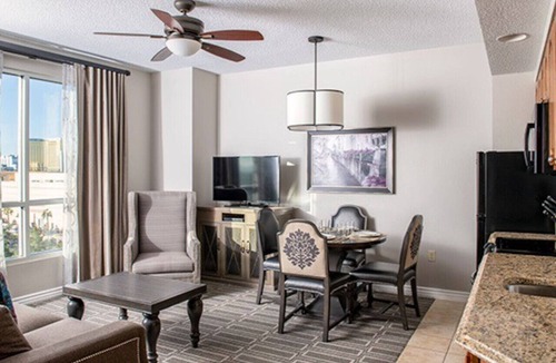 Paradise Condo | Beautiful Hotel in Las Vegas 1BD near The Strip
