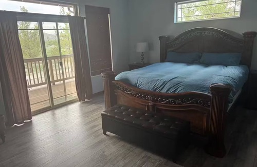 Pearce House | Beautiful, luxury house on gated 10 acres. Quiet and serene.