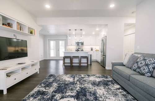 Spokane House | Beautiful Master Suite & Full Kitchen in New Home