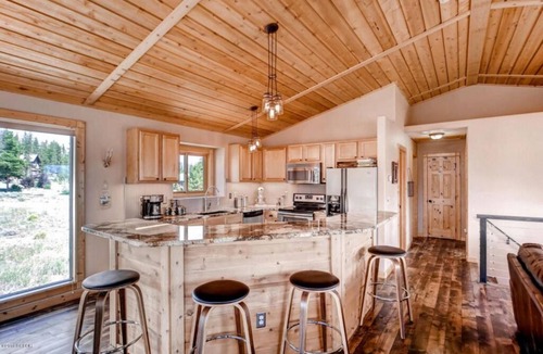 Tabernash House | Beautiful Mountain Modern Home With Views, Hot Tub, & Convenient Location!