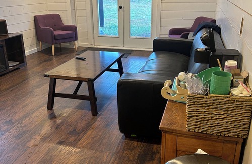 Florence House | Beautiful mountain views, Close to trails, Pet friendly Farm Awaits you!