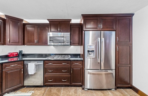Cassopolis House | Beautiful Newly Renovated Lakefront Home Near Notre Dame