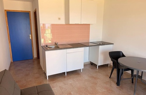 Orcino Apartment | Beautiful one-bedroom apartment in a house with a view of the sea, a 5-minute walk from the beach.