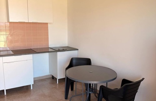Orcino Apartment | Beautiful one-bedroom apartment in a house with a view of the sea, a 5-minute walk from the beach.