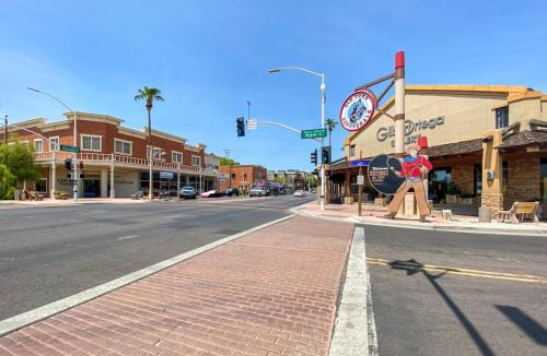 South Scottsdale Apartment | Beautiful Poolside Old Town Scottsdale Condo