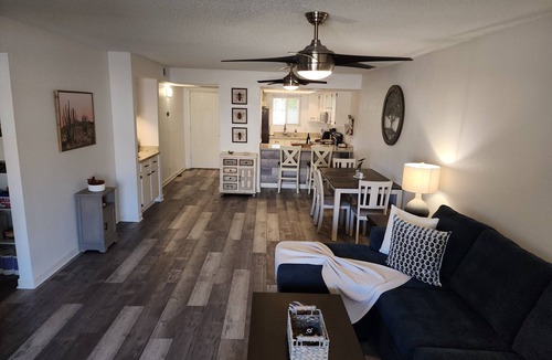 Las Haciendas De Paradise Village Condo | Beautiful, remodeled, furnished, 2/2 condo in Phoenix/Paradise Valley AZ.