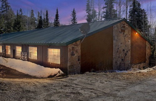 Beaver Condo | Beautiful Ski-in/Ski-out Condo Located On The Eagle Point Resort! by RedAwning
