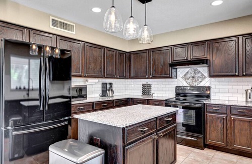 Gilbert House | Beautiful & Spacious Home W/Heated Pool & Hot Tub