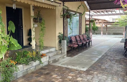 Pumpkin Center Apartment | Beautiful Spanish-Style Guest House